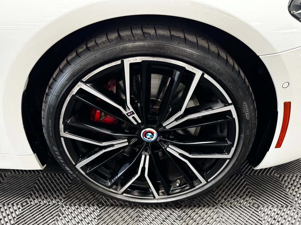 Used 2023 BMW M550i xDrive w/ Executive Package AWD/4WD image 18