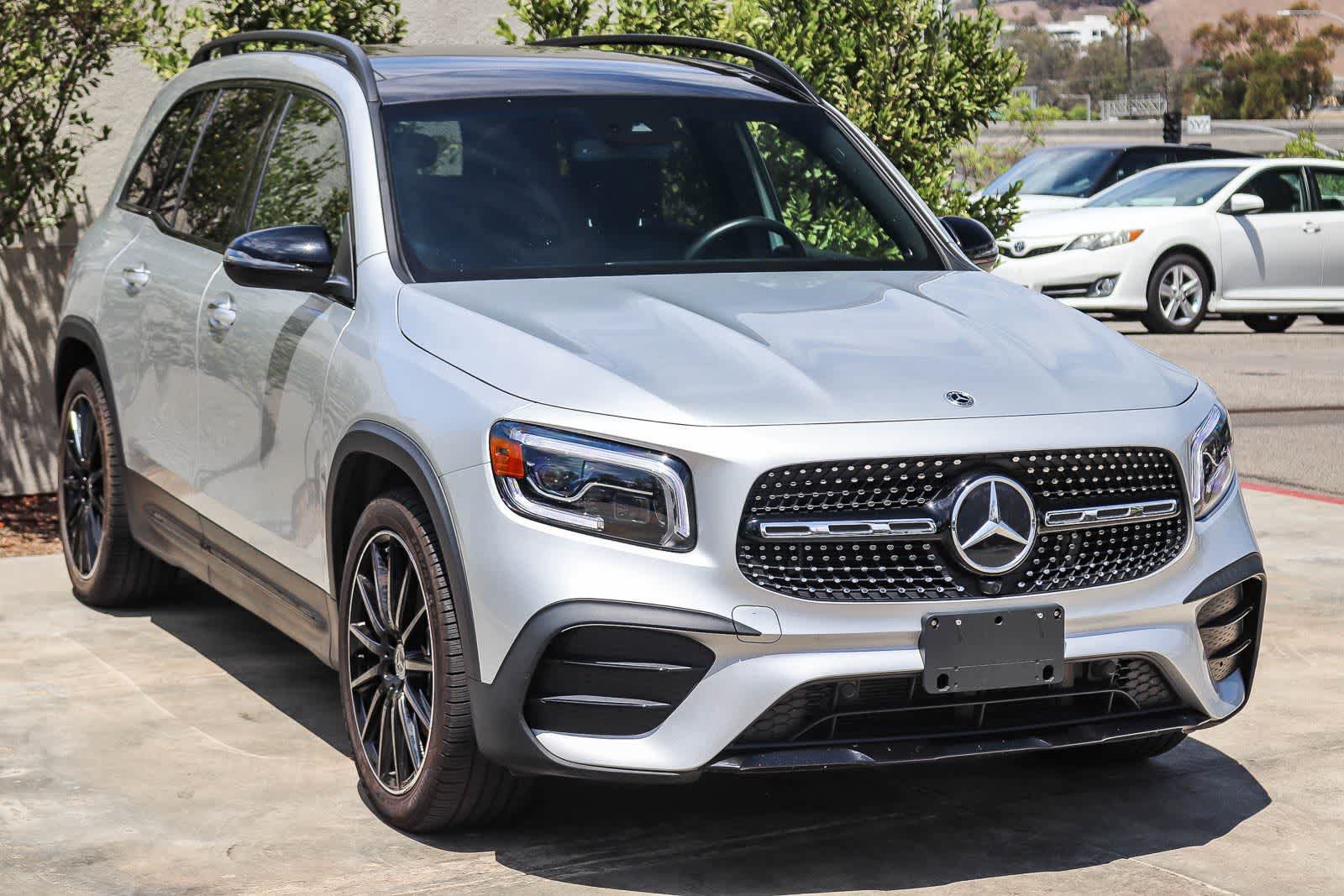 Used 2023 Mercedes-Benz GLB 250 image 3