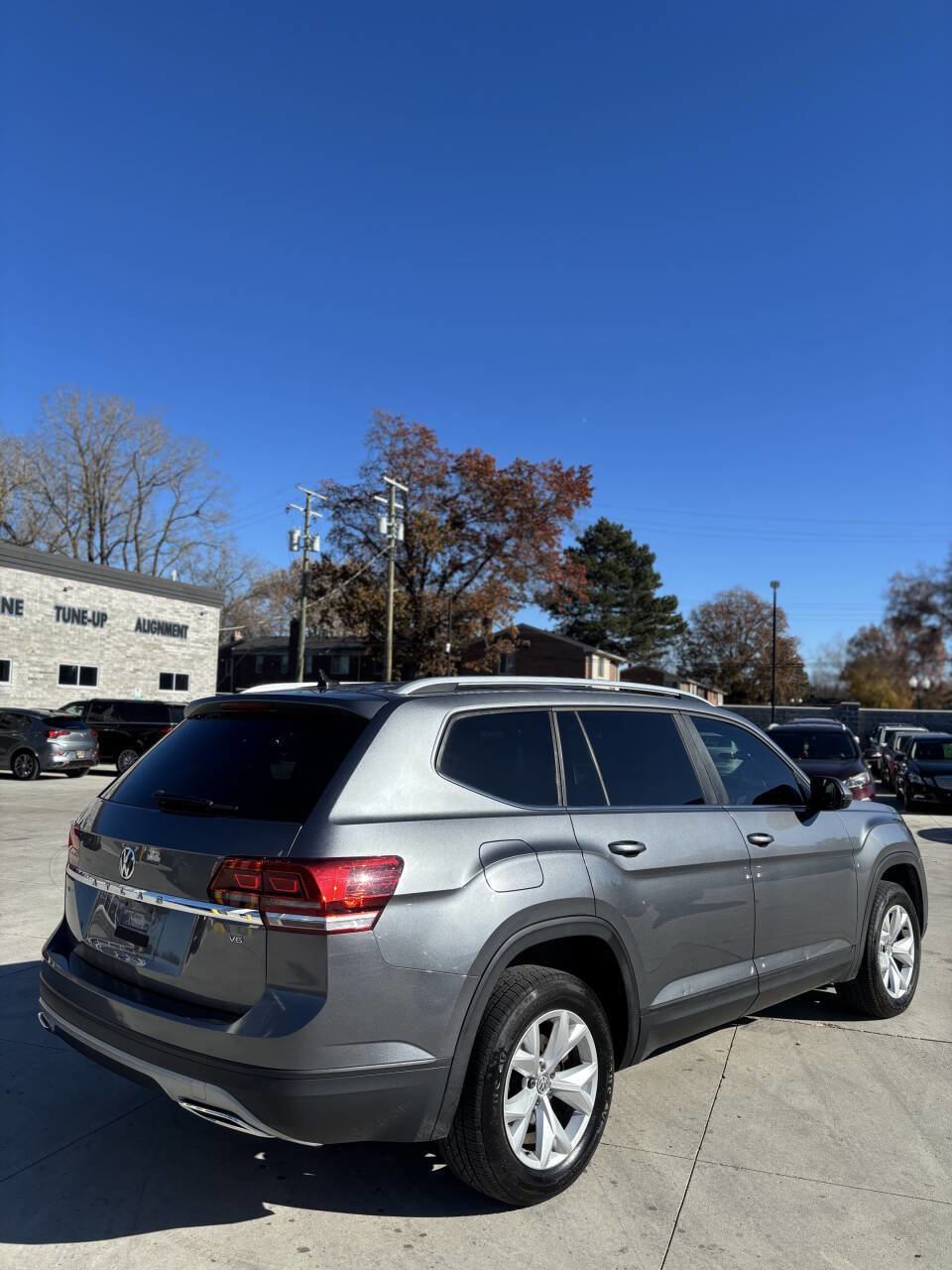 Used 2018 Volkswagen Atlas SE image 3