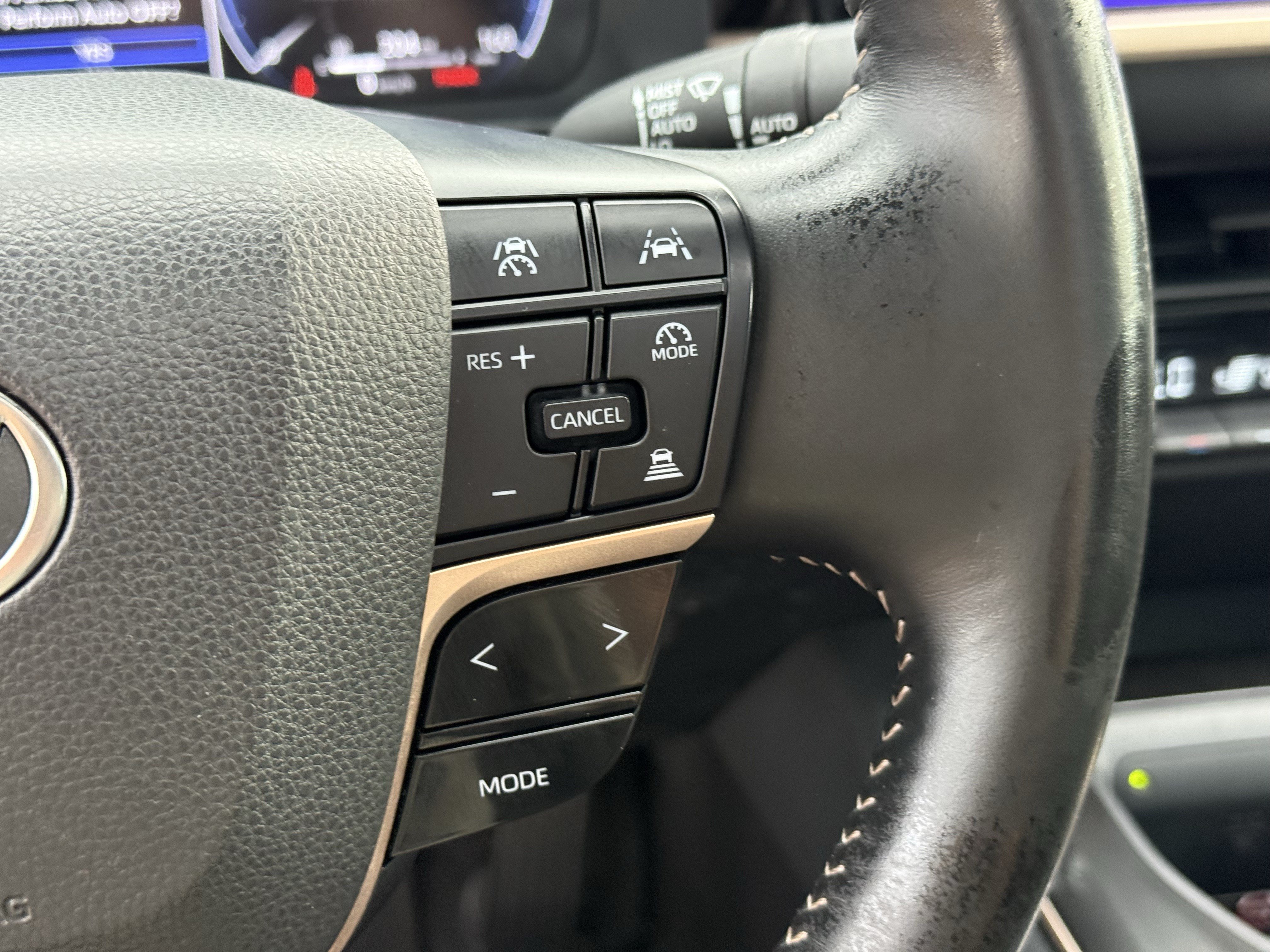 Used 2024 Toyota Crown AWD/4WD image 17