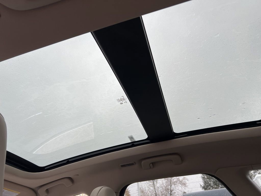 Used 2025 Lincoln Corsair Grand Touring w/ Equipment Group 302A image 33