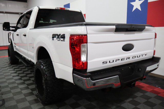 Used 2017 Ford F250 XLT w/ XLT Premium Package AWD/4WD image 11