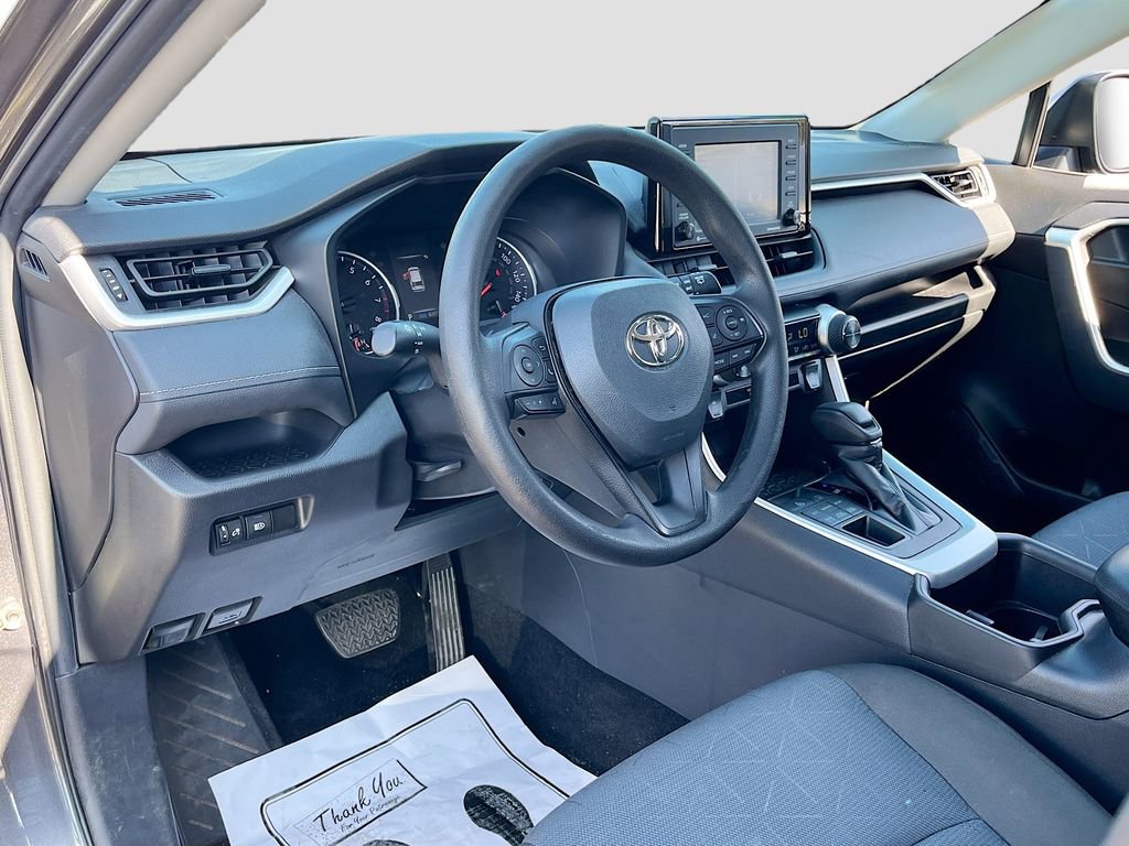 Used 2022 Toyota RAV4 XLE image 9