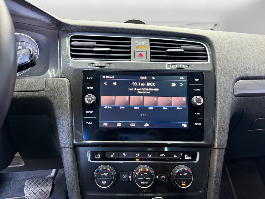 Used 2019 Volkswagen e-Golf SE w/ Driver Assistance Package FWD image 22