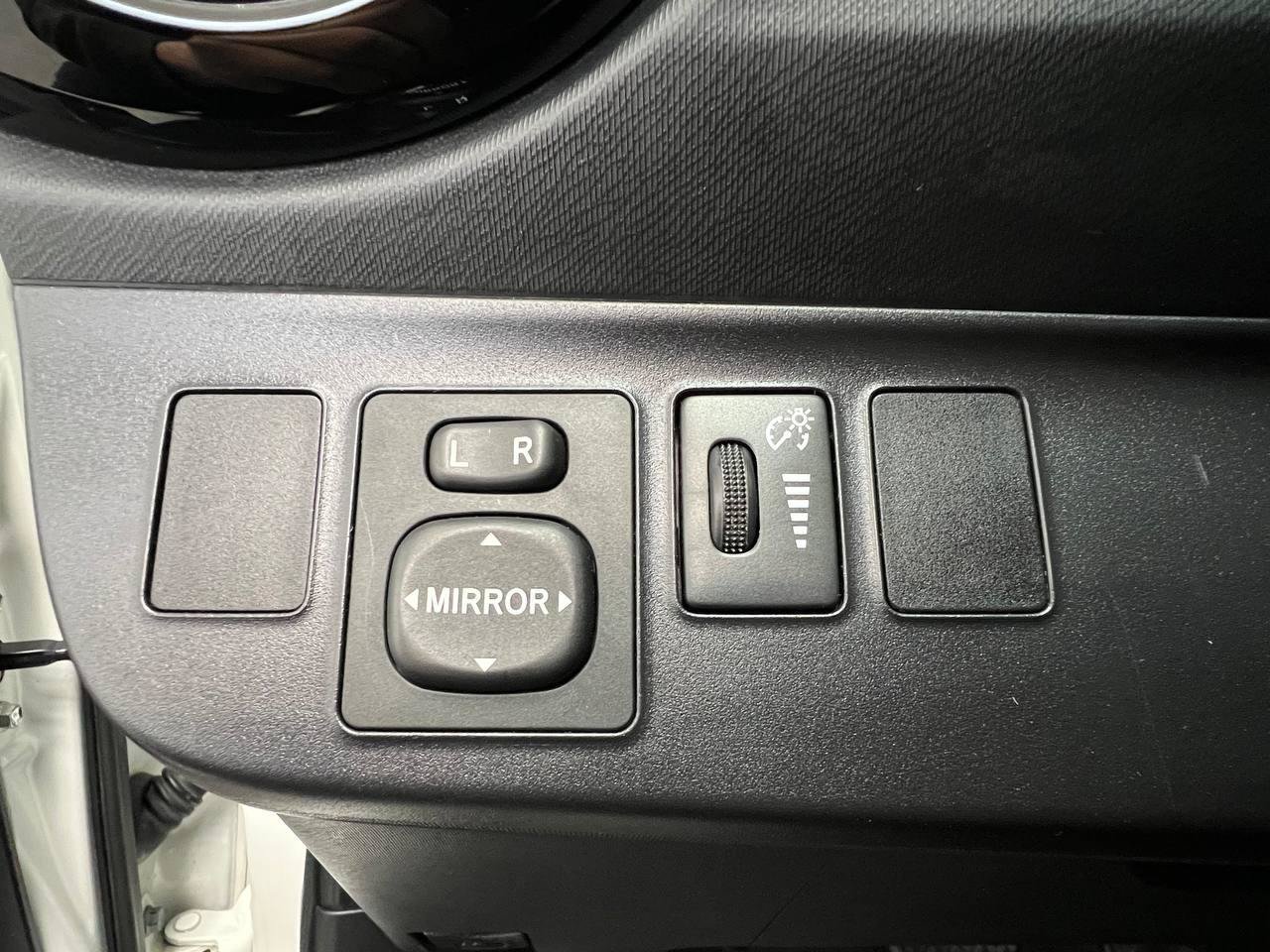 Used 2016 Toyota Prius C Two FWD image 21