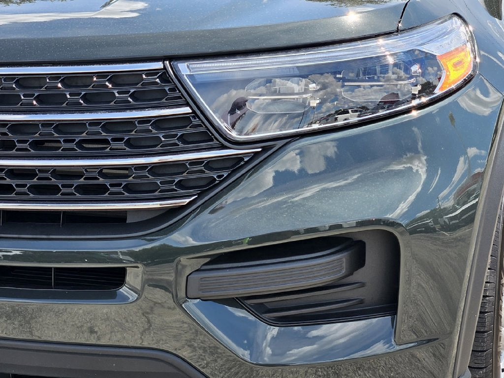 Used 2024 Ford Explorer XLT AWD/4WD image 8