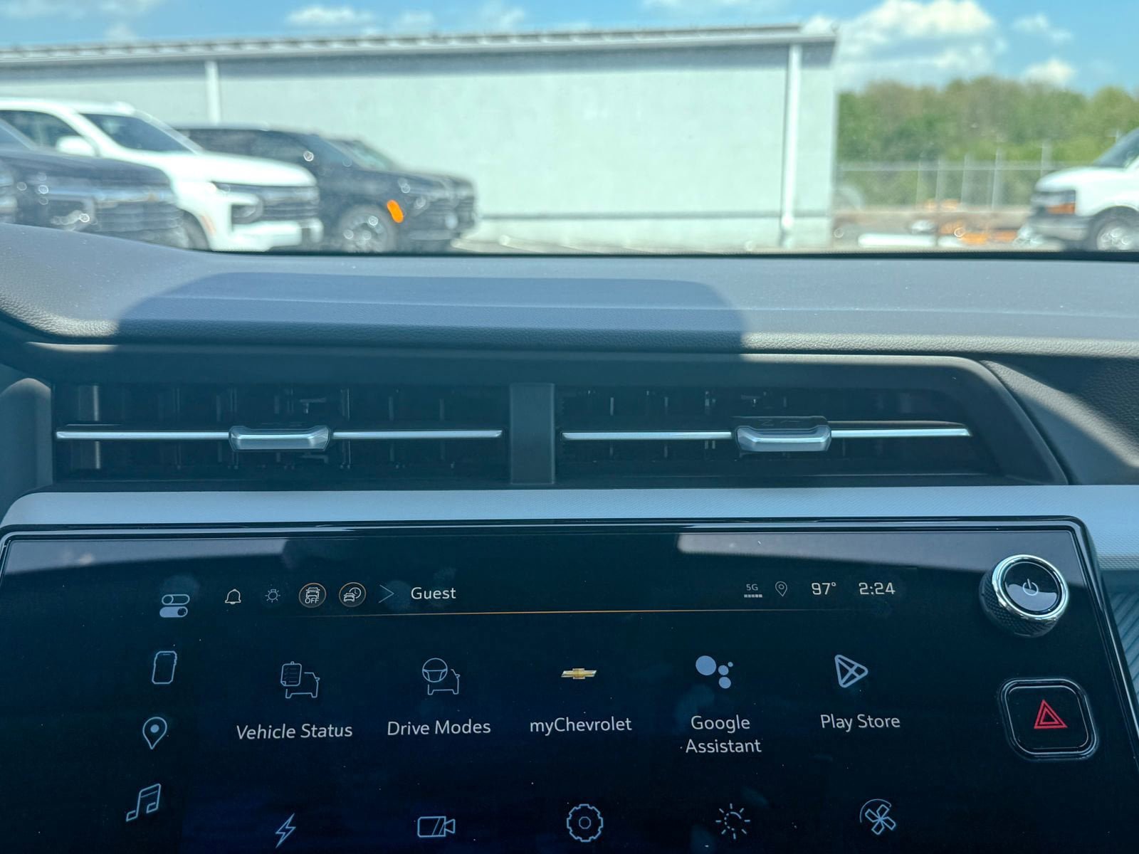New 2027 Chevrolet Bolt RS w/ Technology Package FWD image 26