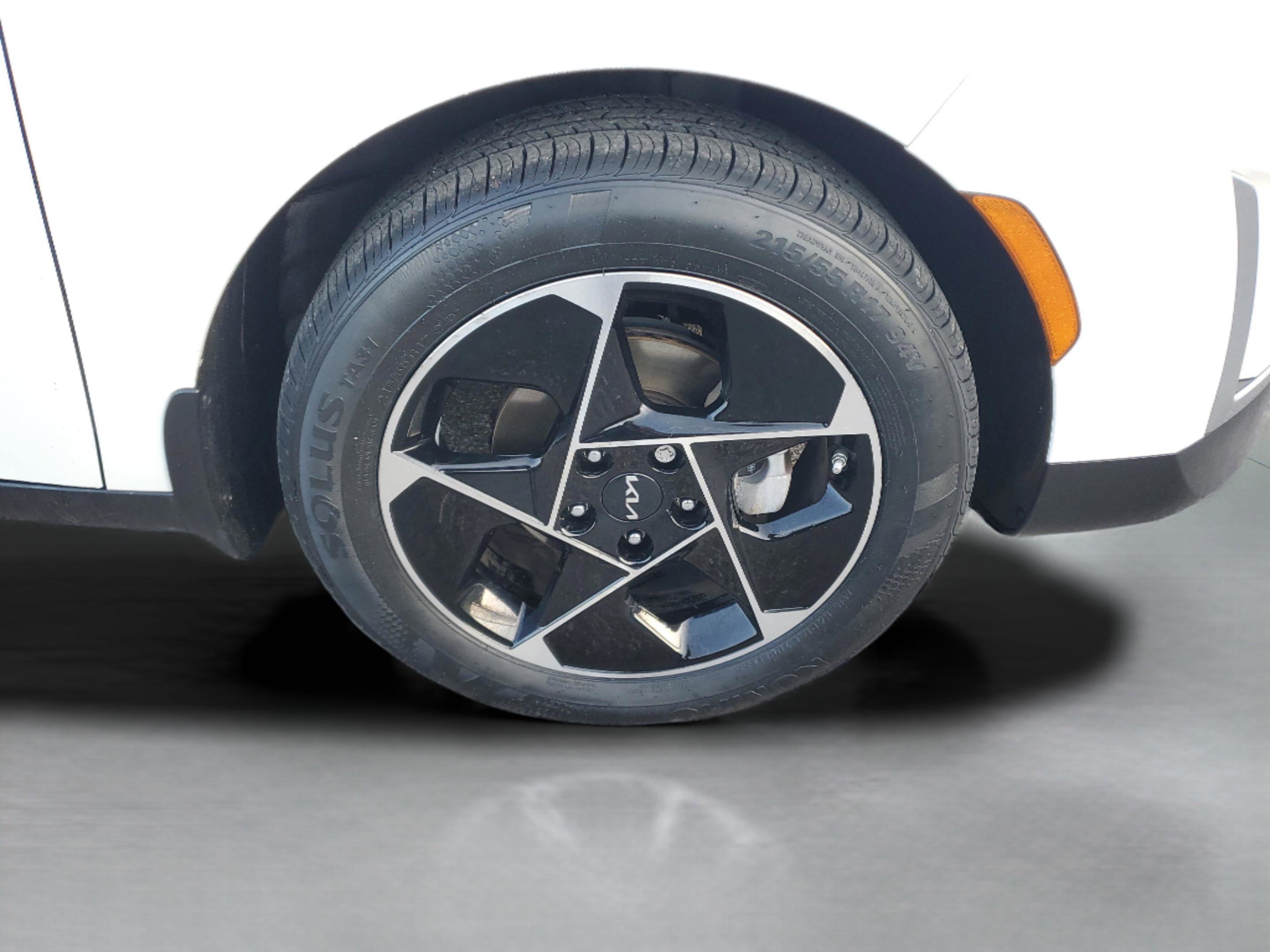 Certified 2023 Kia Soul EX image 7