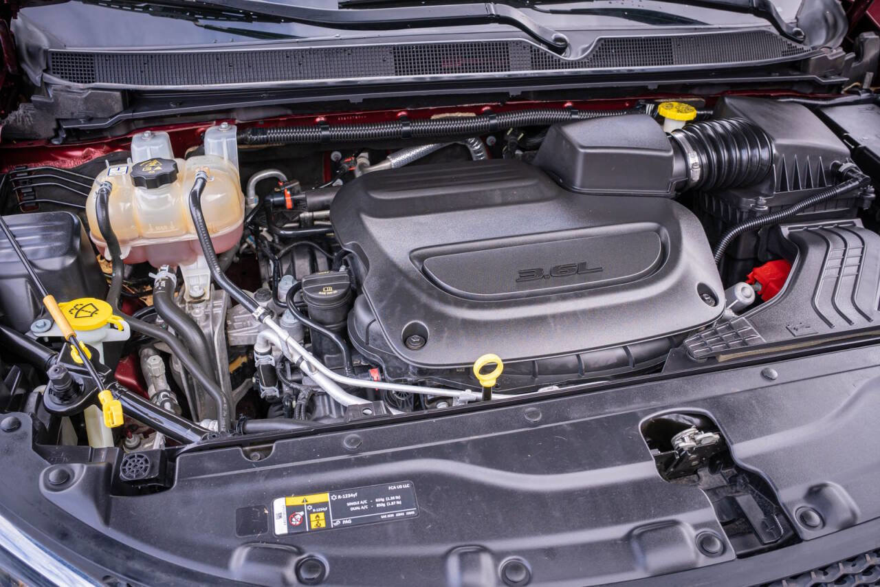 Used 2021 Chrysler Voyager Lxi image 32