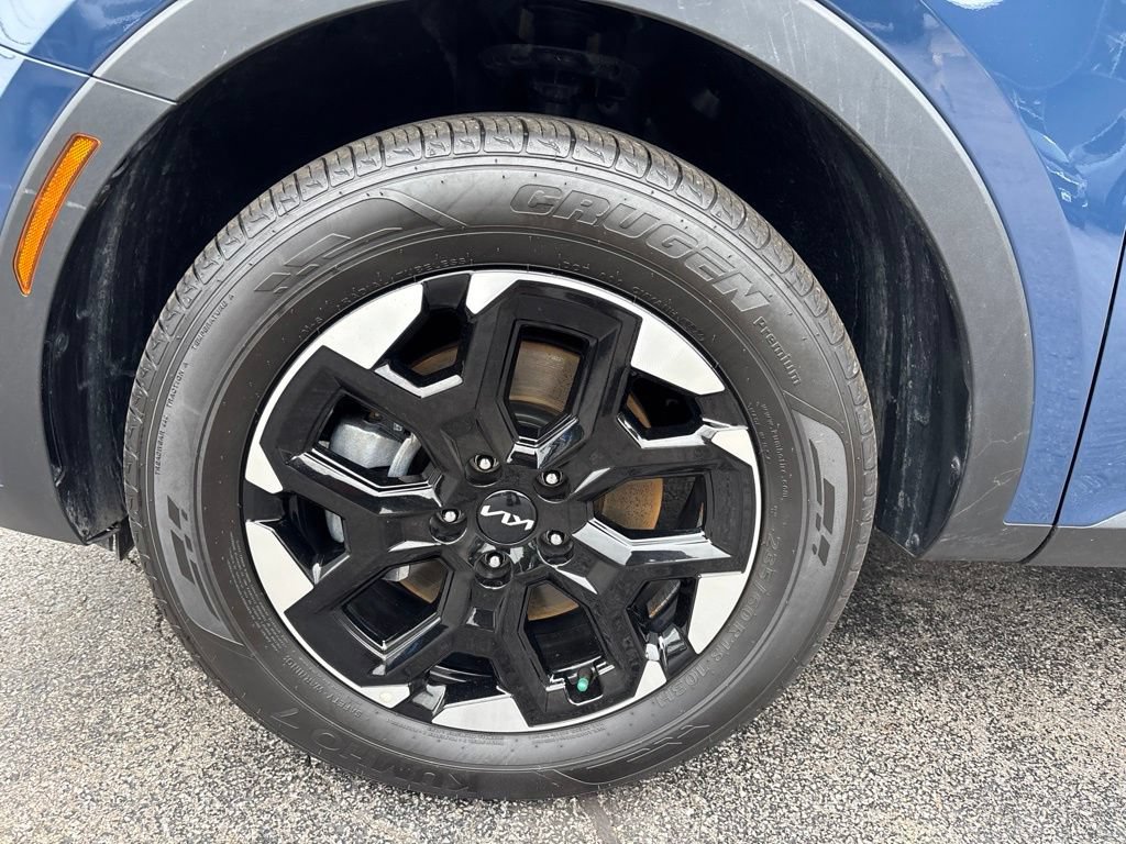 Certified 2025 Kia Sorento S AWD/4WD image 11