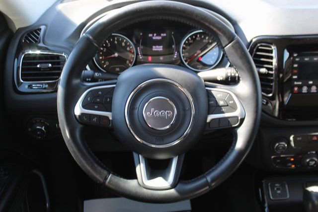 Used 2020 Jeep Compass Latitude image 11