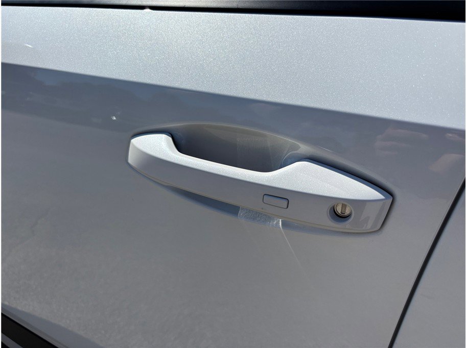 Used 2025 Nissan Kicks SV image 16