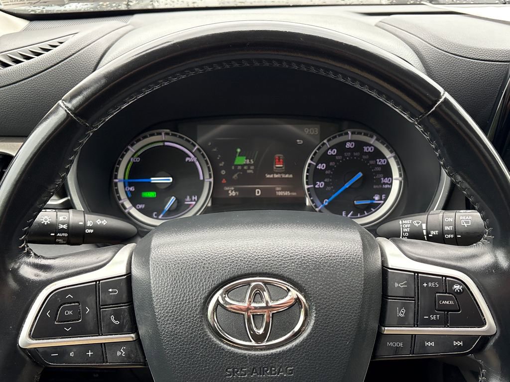 Used 2022 Toyota Highlander XLE AWD/4WD image 23