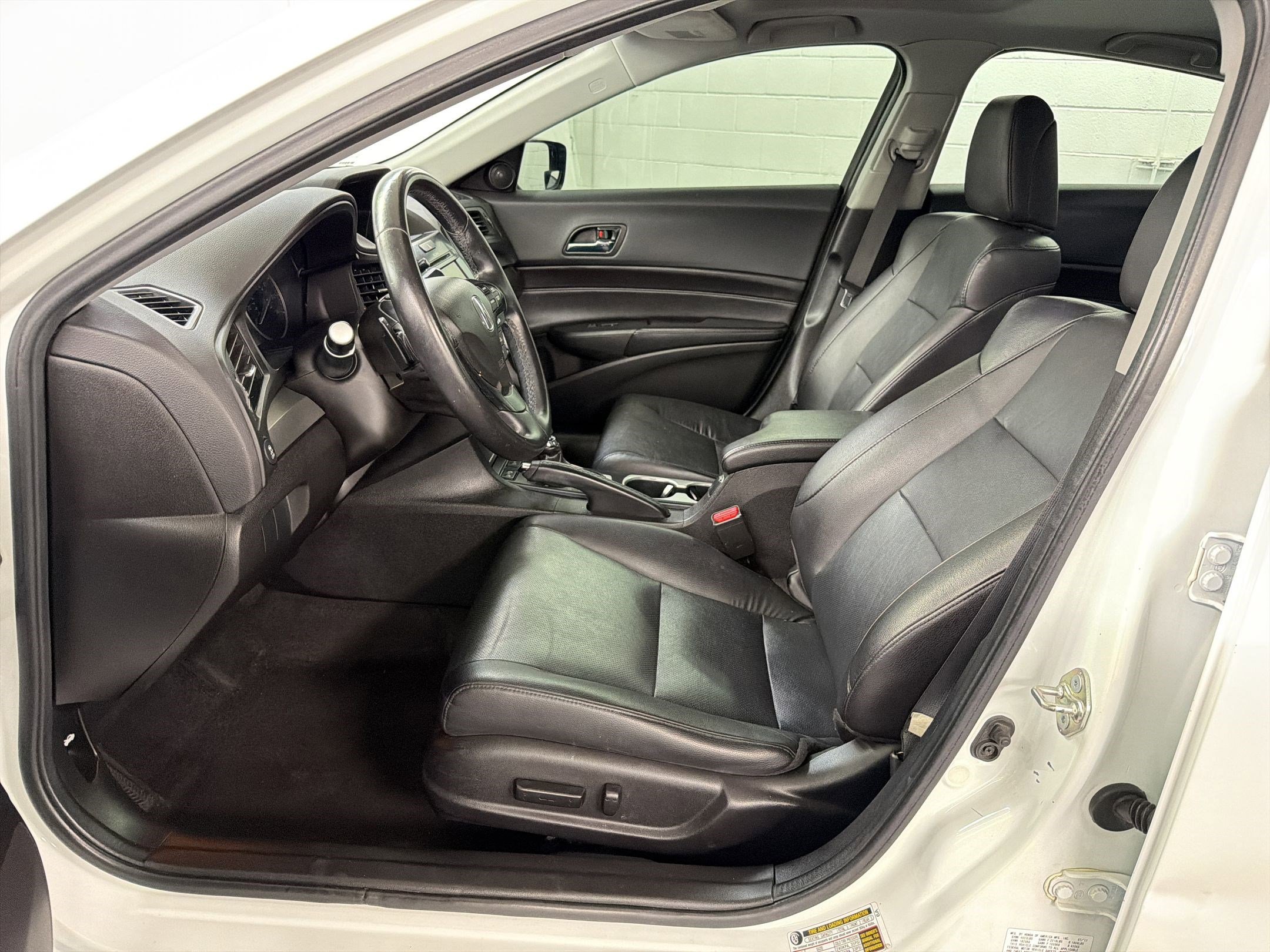 Used 2017 Acura ILX w/ Premium Package FWD image 5