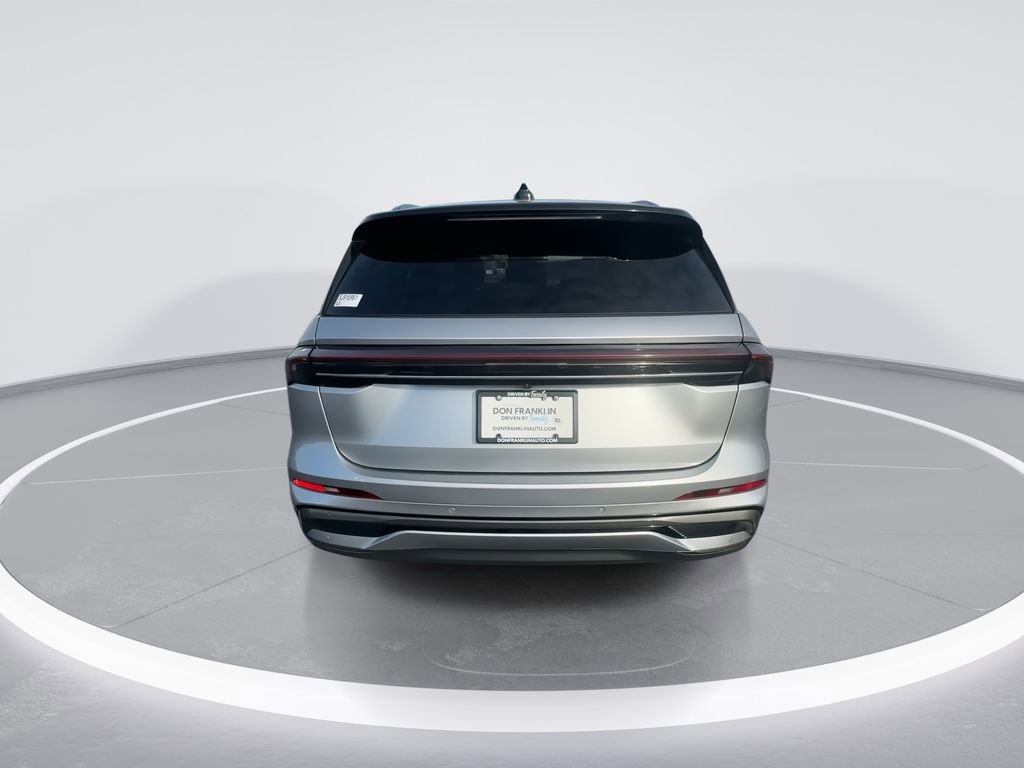 Used 2025 Lincoln Nautilus Reserve w/ Jet Appearance Package image 7