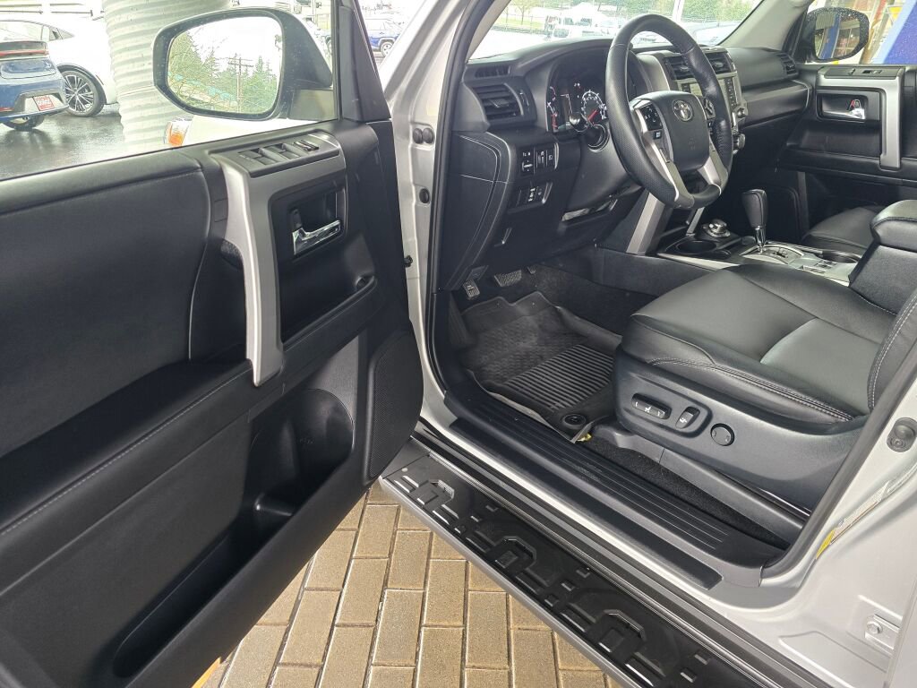 Used 2024 Toyota 4Runner SR5 Premium w/ Moonroof Package AWD/4WD image 23