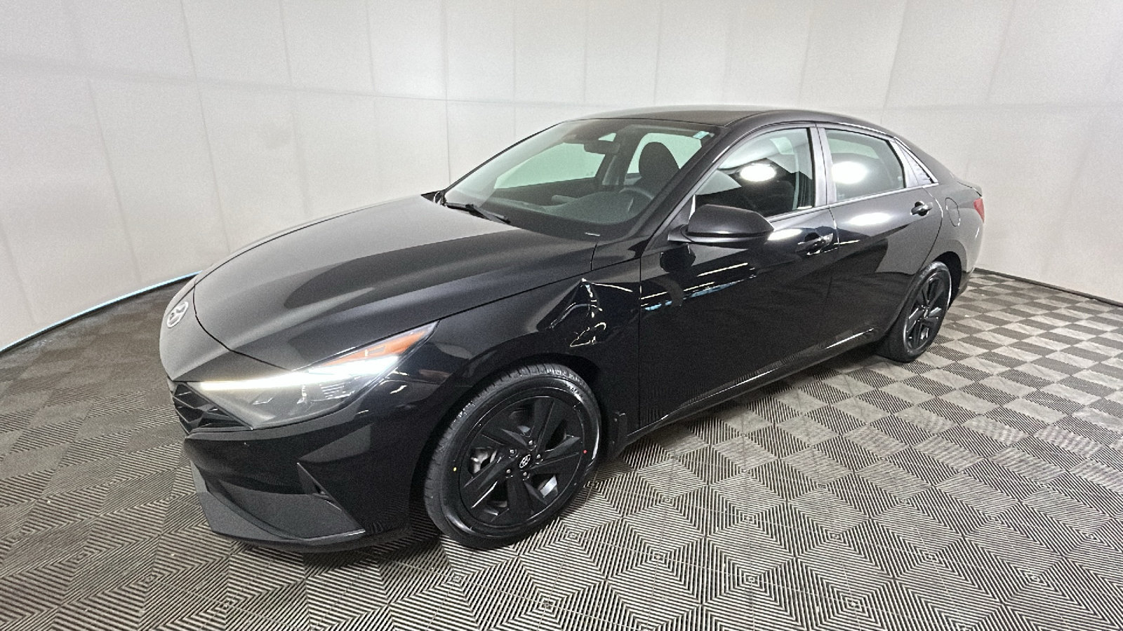Used 2022 Hyundai Elantra SEL FWD image 7