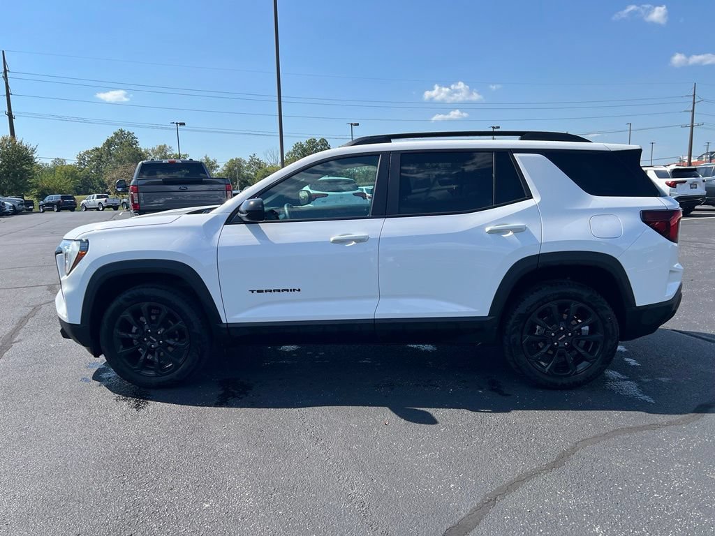 Used 2026 GMC Terrain Elevation w/ Elevation Premium Package AWD/4WD image 3