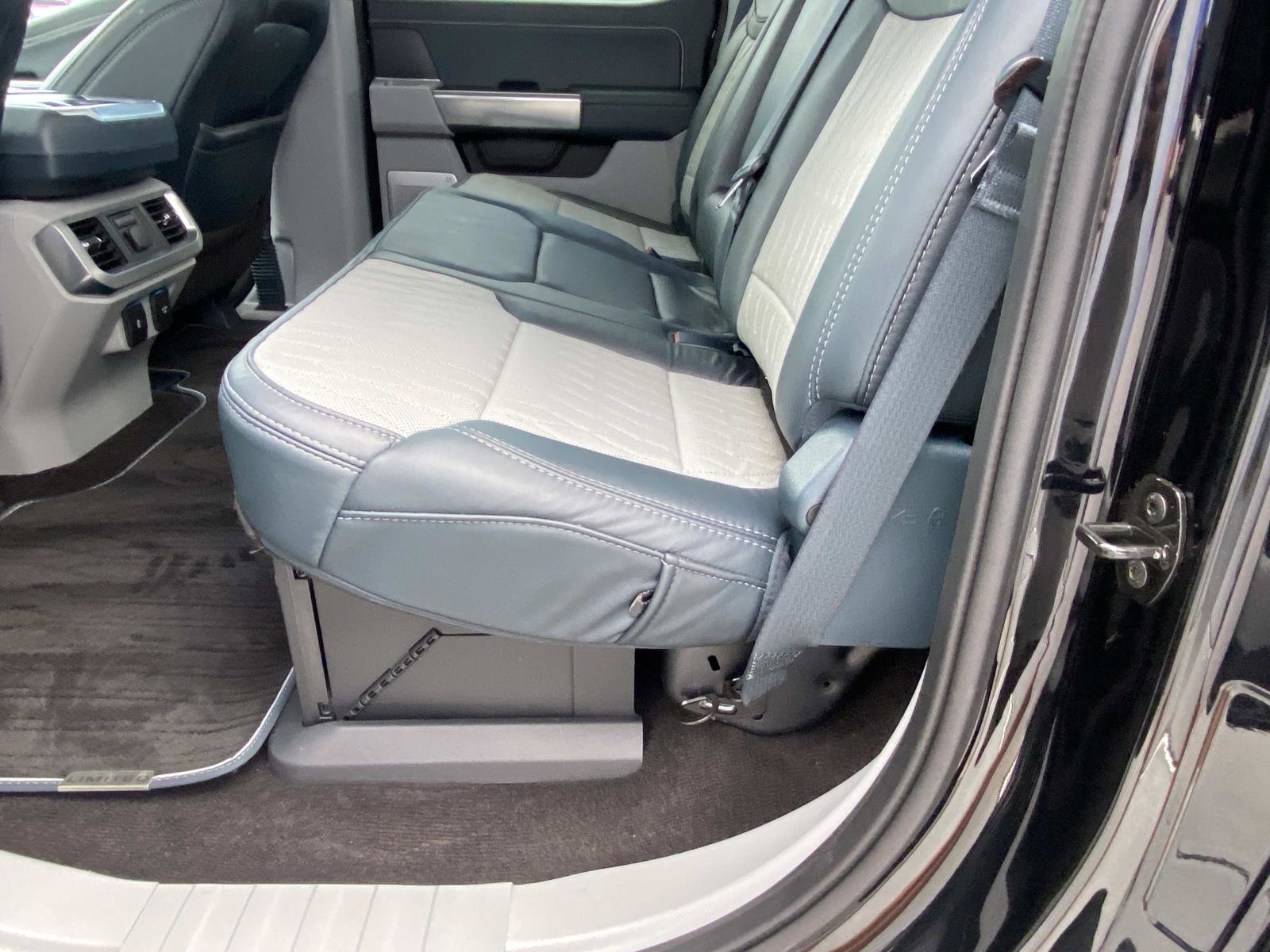 Used 2023 Ford F150 Limited image 14