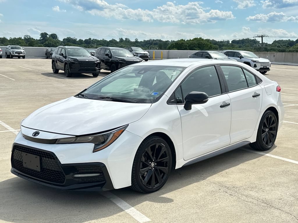 Used 2020 Toyota Corolla SE FWD image 2
