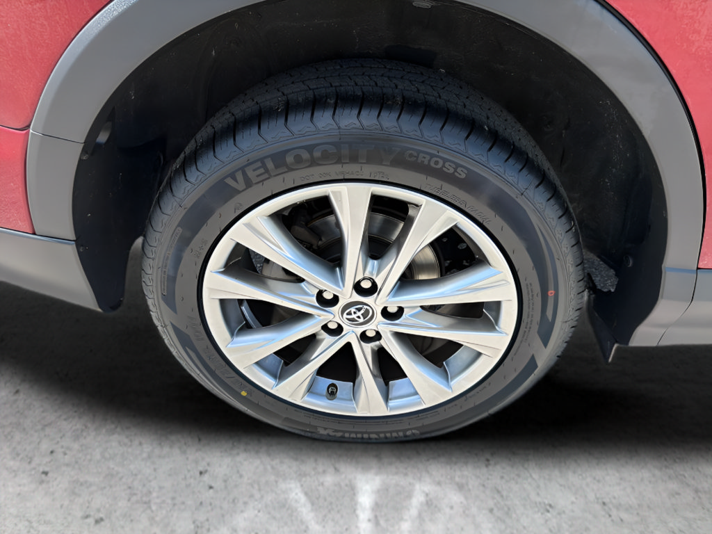Used 2018 Toyota RAV4 Limited FWD image 50