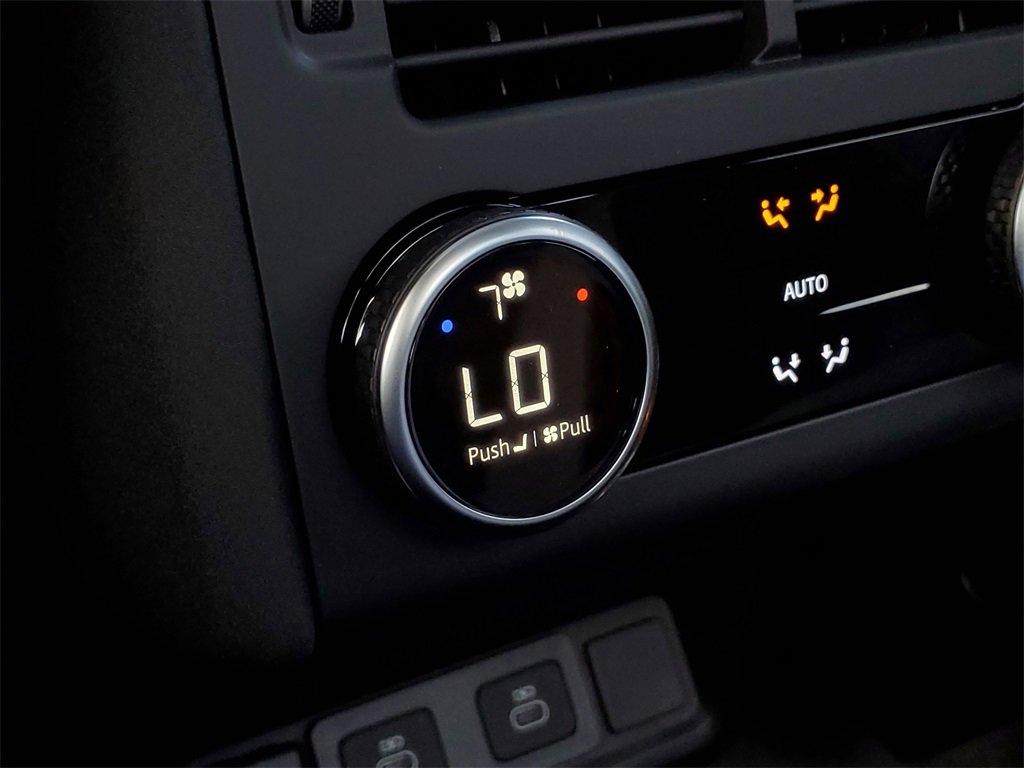 New 2025 Land Rover Discovery Dynamic SE image 34