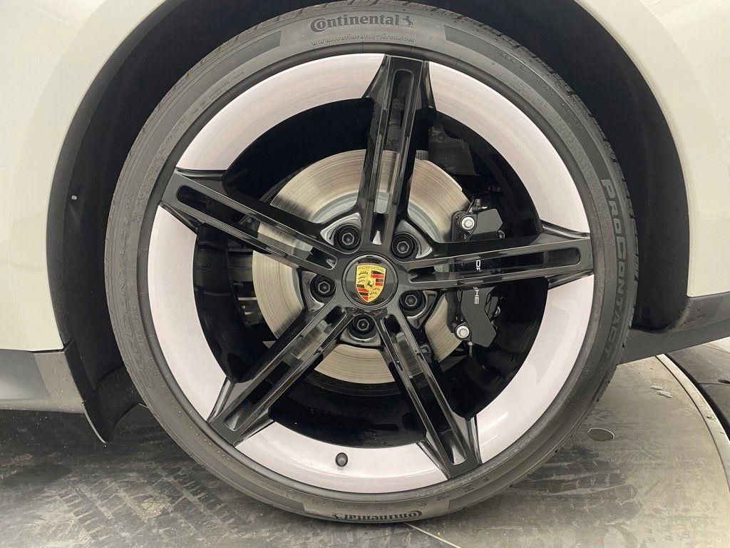 Used 2024 Porsche Taycan GTS image 13