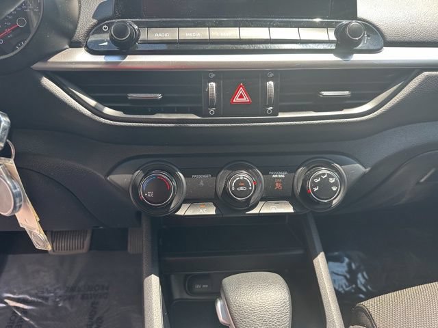 Certified 2022 Kia Forte LXS FWD image 23