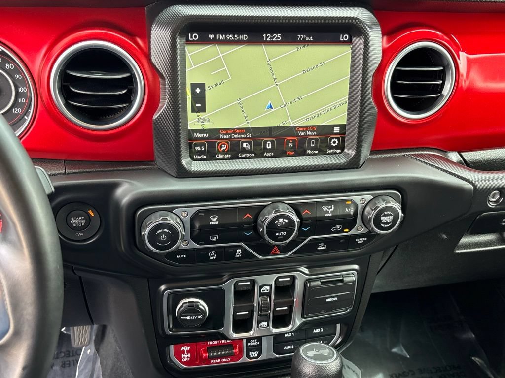 Used 2022 Jeep Wrangler Unlimited Rubicon w/ LED Lighting Group AWD/4WD image 22