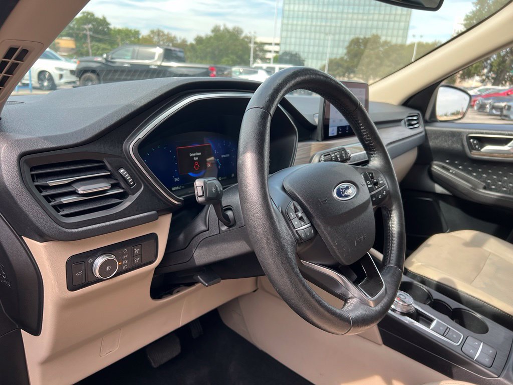 Used 2020 Ford Escape Titanium AWD/4WD image 16