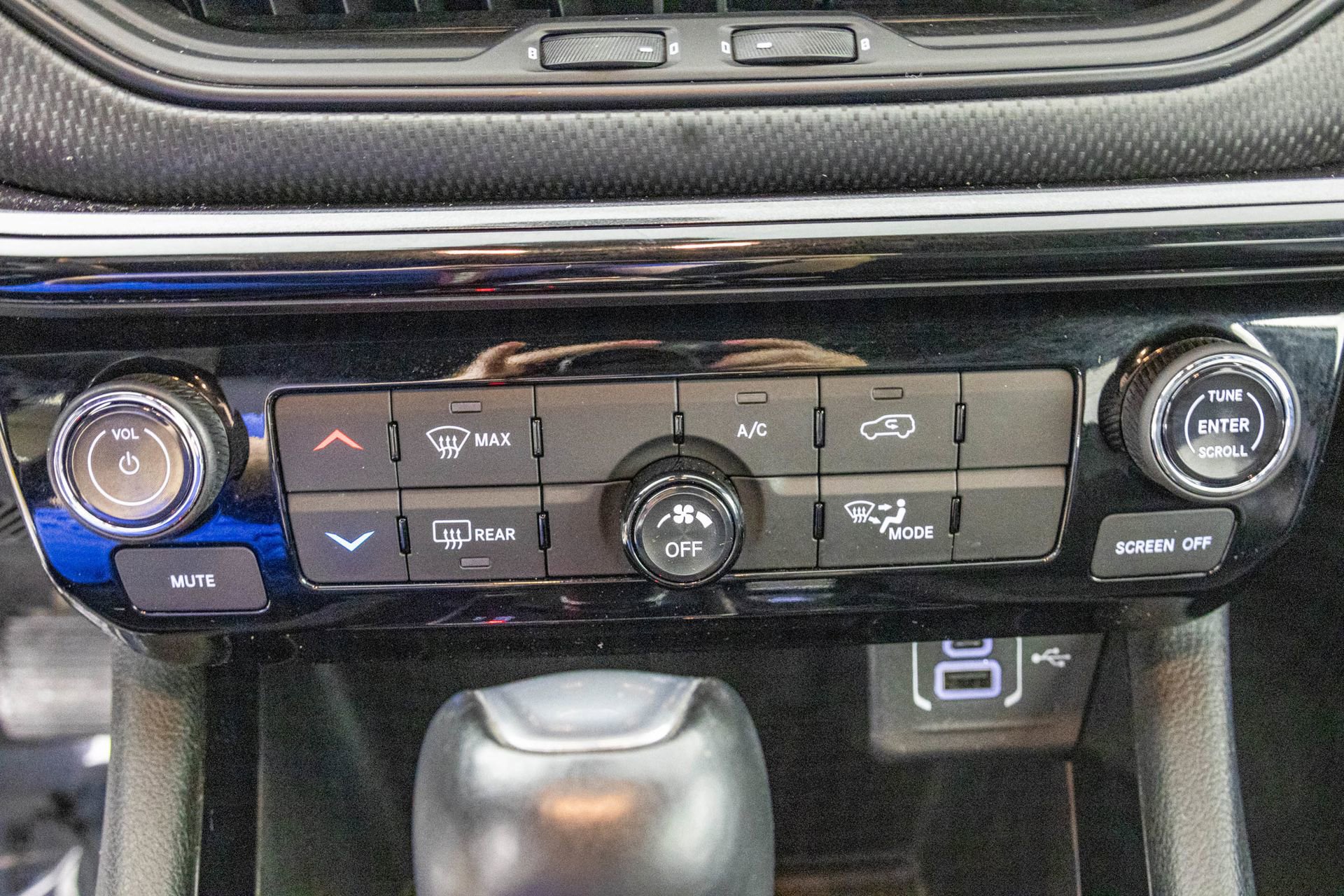 Used 2025 Jeep Compass Latitude w/ Altitude Special Edition image 26