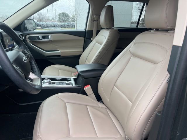 Used 2024 Ford Explorer XLT w/ Equipment Group 202A image 22