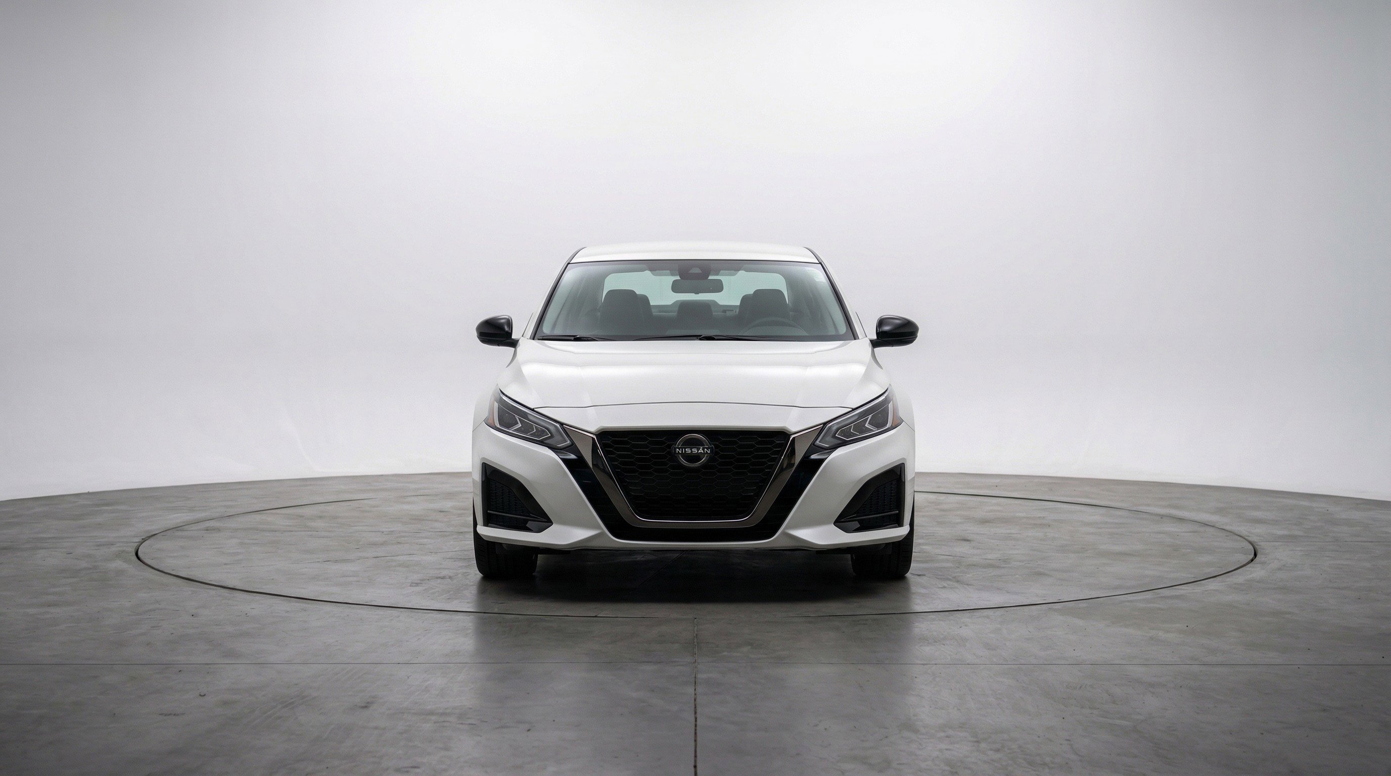 Used 2025 Nissan Altima 2.5 SV image 2