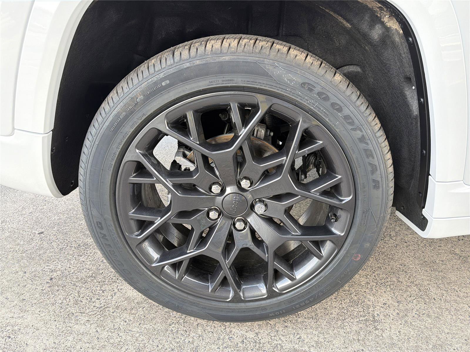 New 2026 Jeep Grand Cherokee Summit image 14