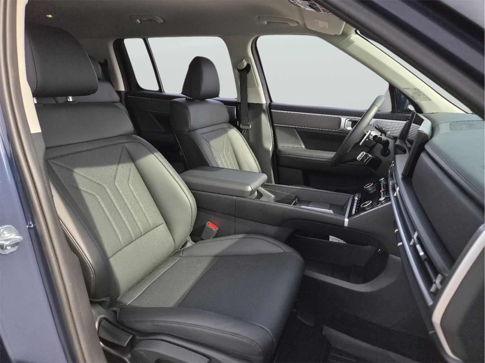 Used 2026 Hyundai Santa Fe SEL AWD/4WD image 18