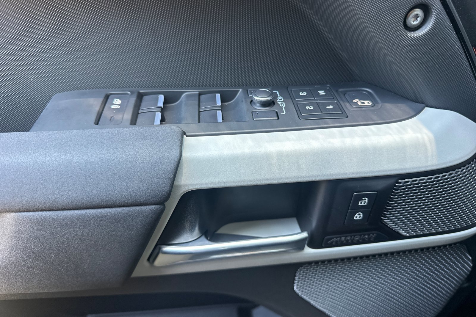 Used 2022 Land Rover Defender 110 Trophy Edition image 11