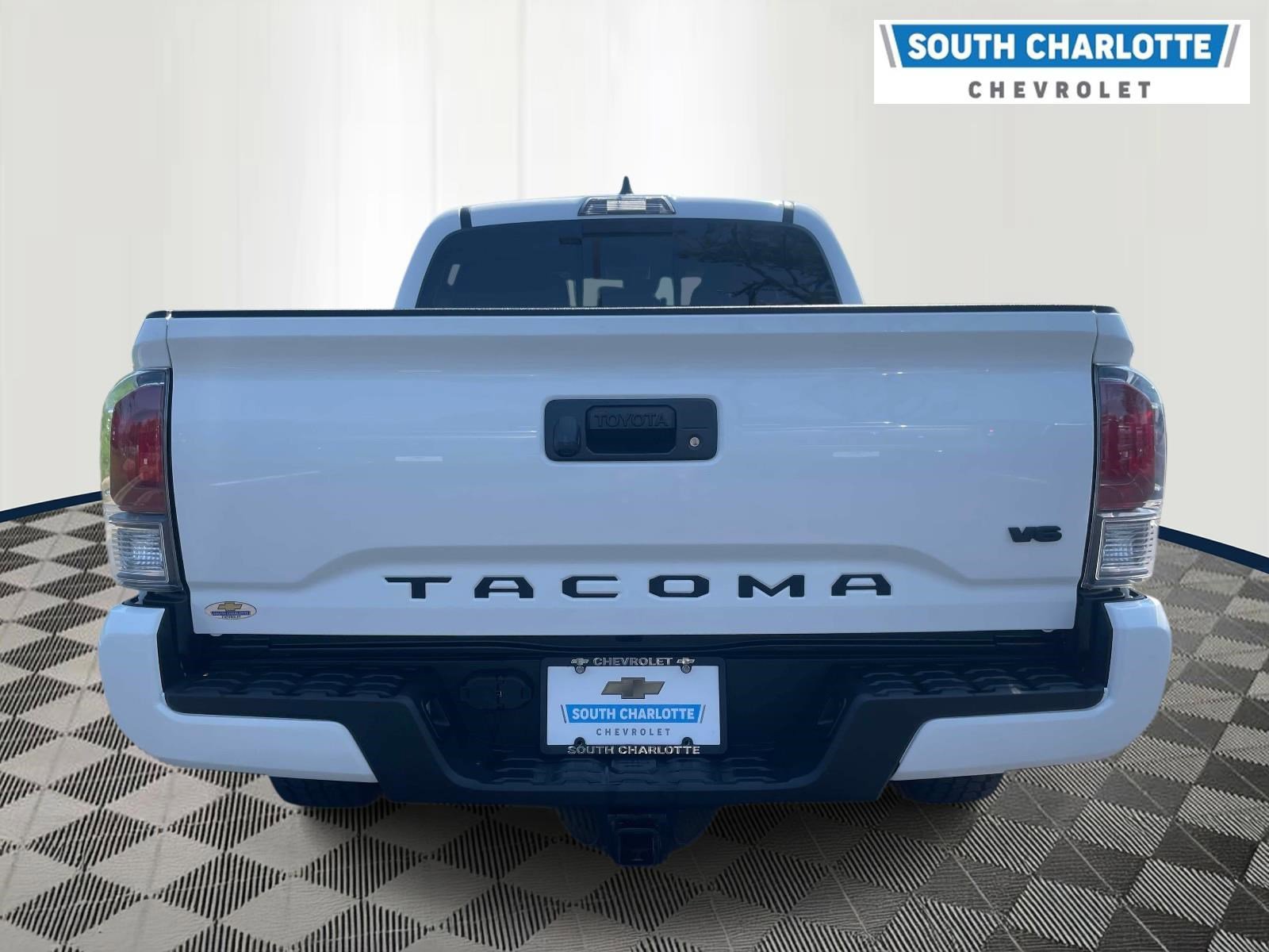 Used 2023 Toyota Tacoma TRD Sport AWD/4WD image 5