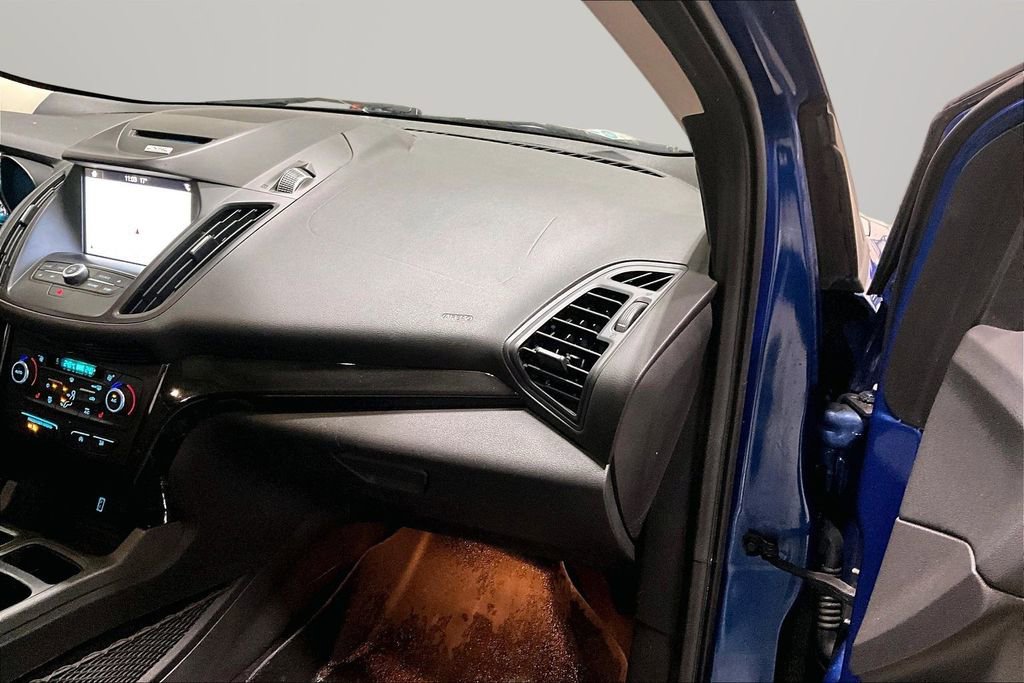 Used 2017 Ford Escape SE w/ Equipment Group 201A image 26