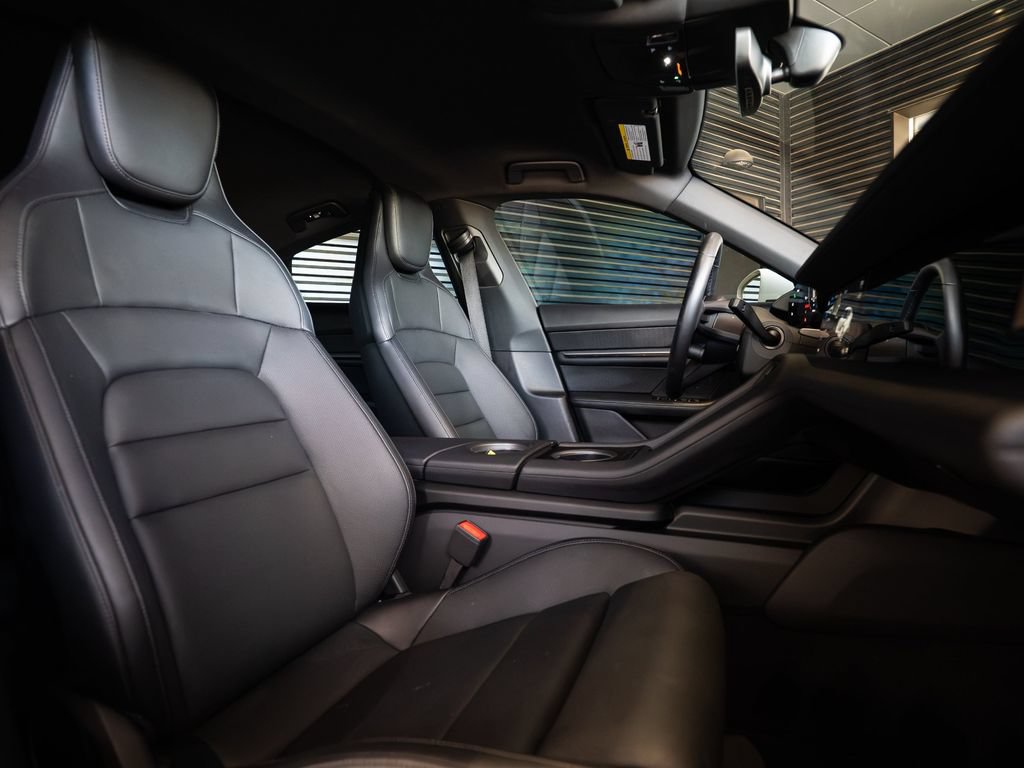 Certified 2025 Porsche Taycan RWD image 29
