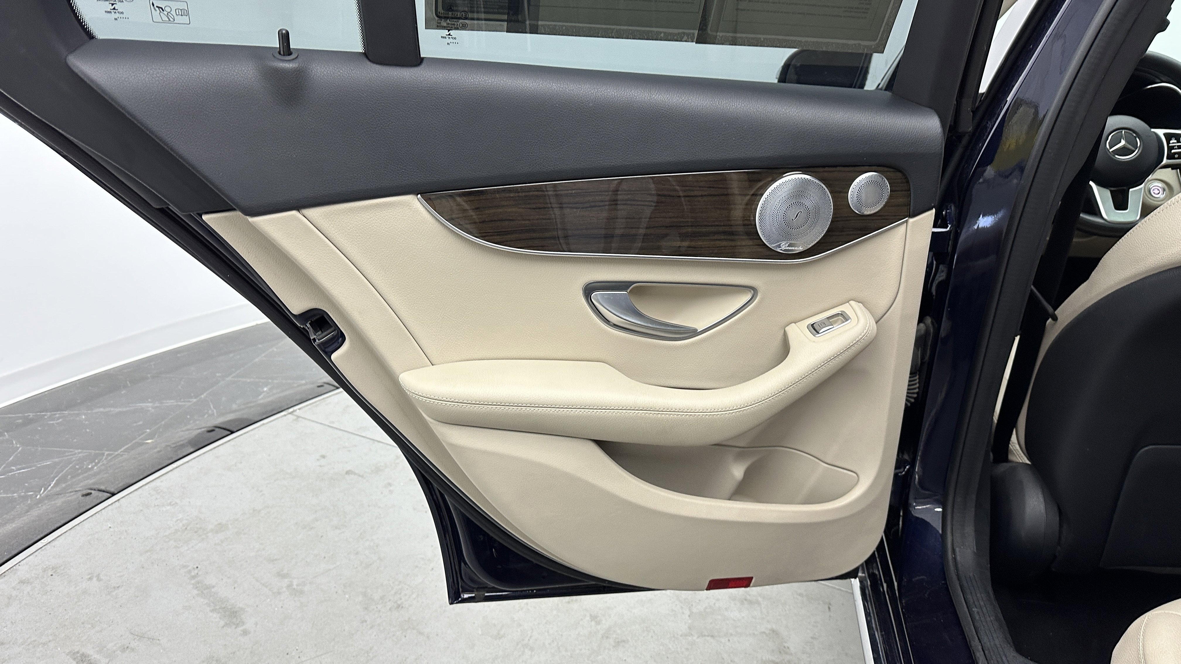 Used 2021 Mercedes-Benz C 300 Sedan image 27
