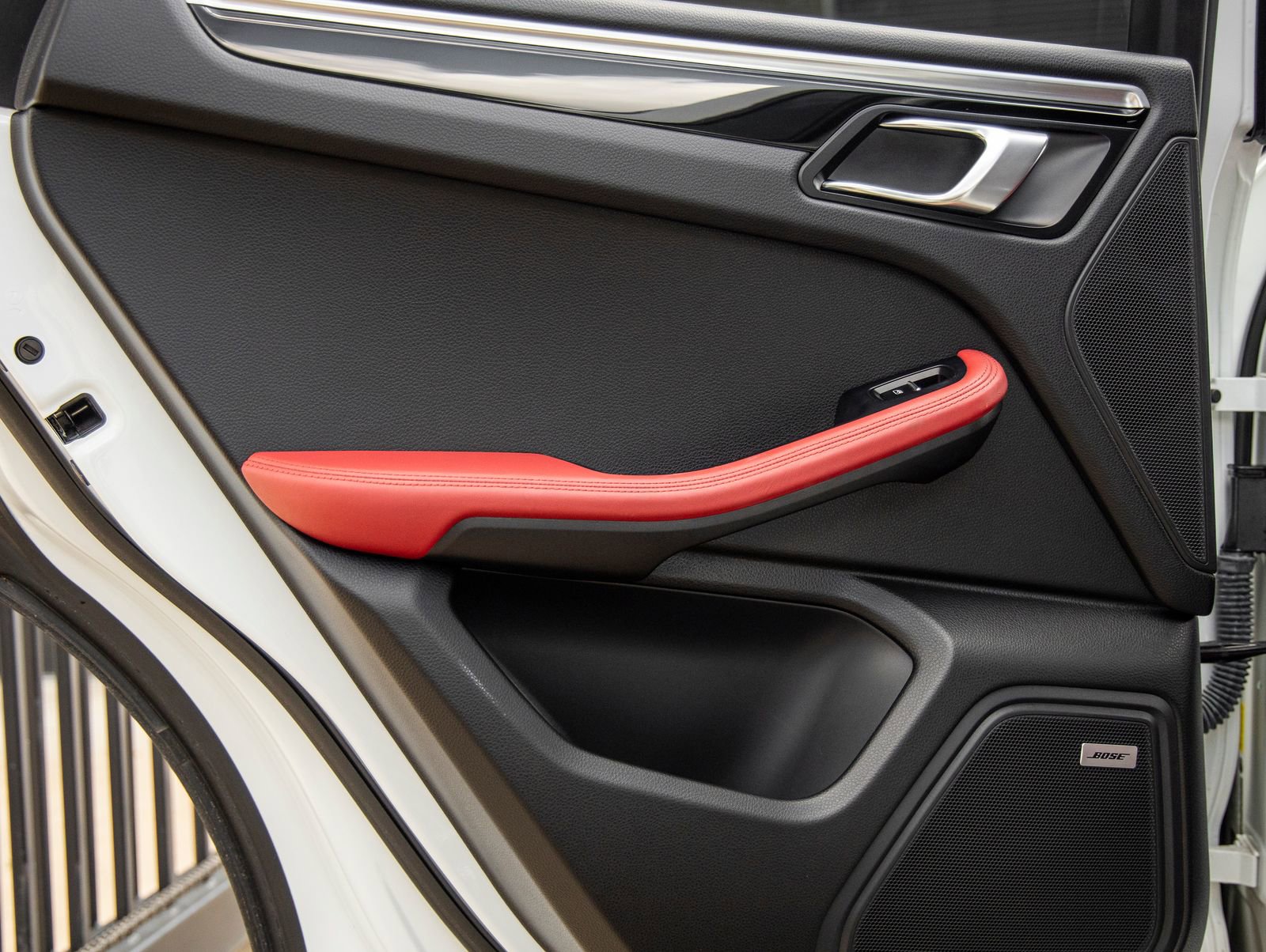 Used 2020 Porsche Macan image 34