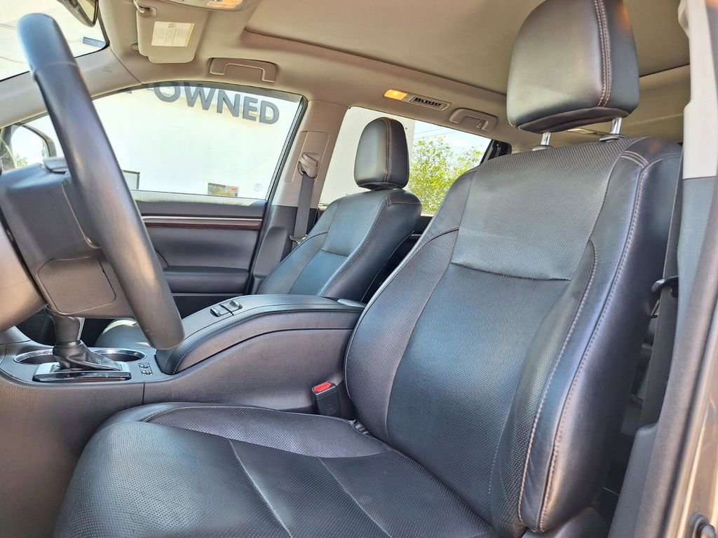 Used 2016 Toyota Highlander Limited Platinum image 25
