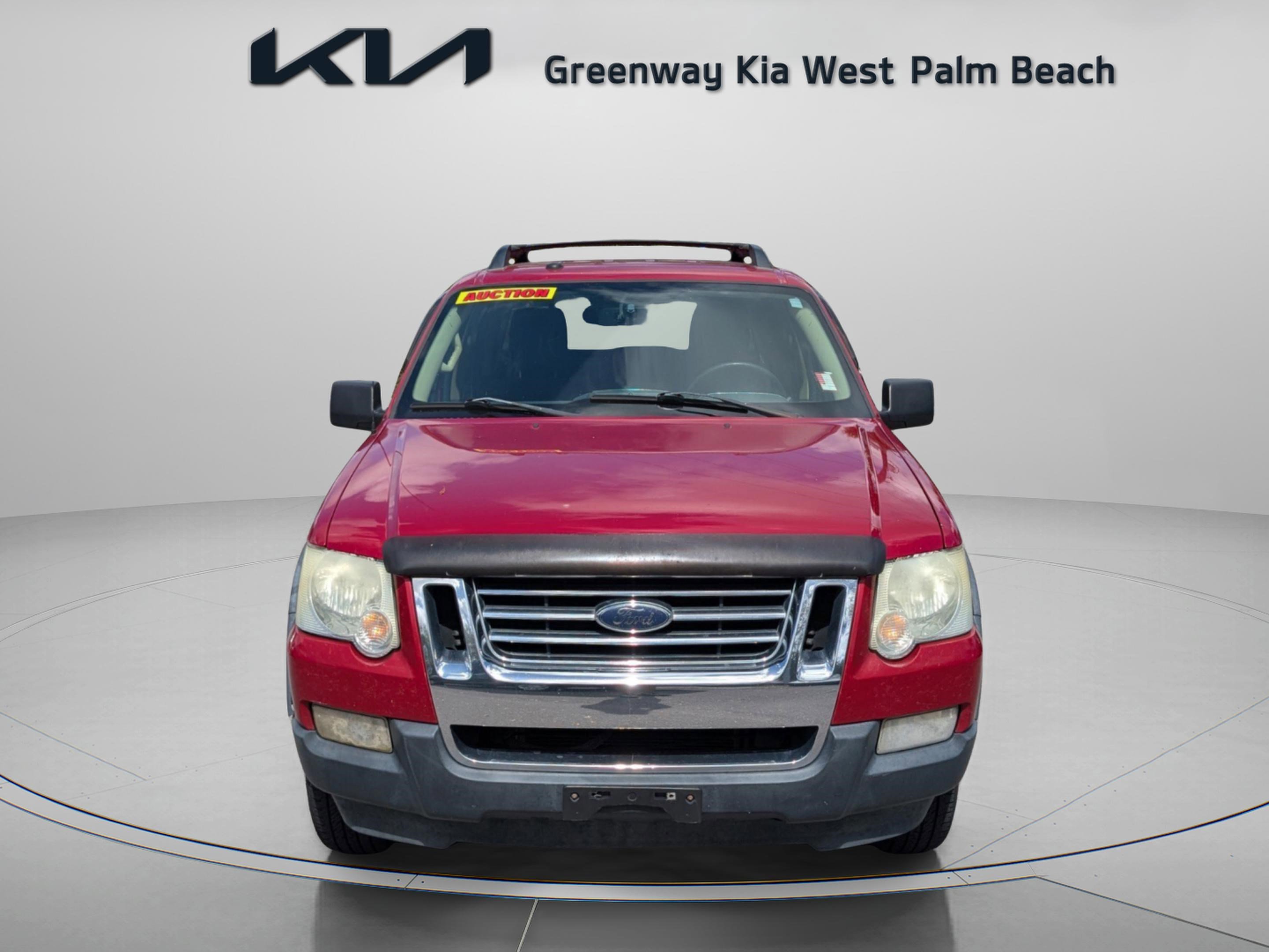 Used 2010 Ford Explorer Sport Trac XLT image 2