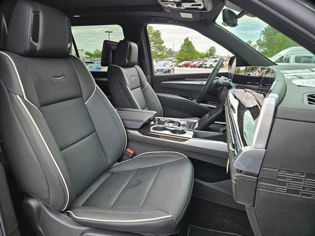 New 2026 Cadillac Escalade Luxury w/ LPO, Radiant Package AWD/4WD image 20