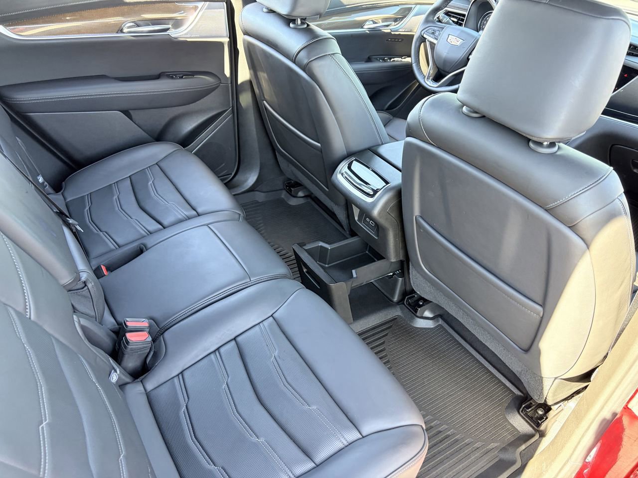 Certified 2025 Cadillac XT6 Premium Luxury w/ Platinum Package image 15