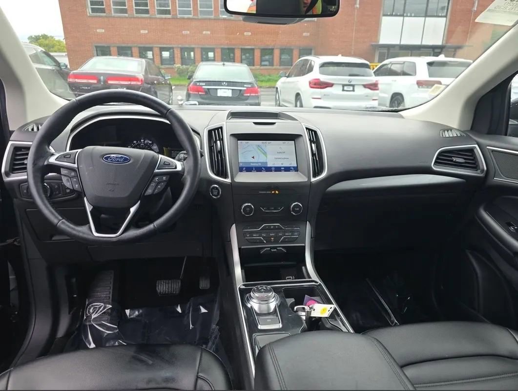 Used 2020 Ford Edge SEL w/ Convenience Package image 6