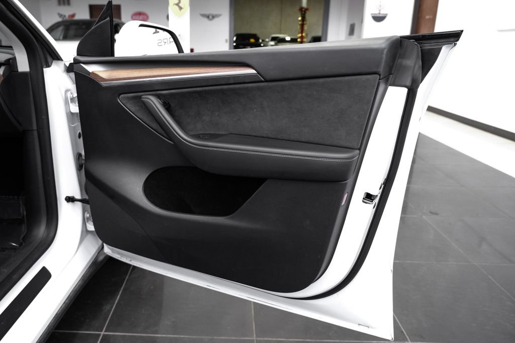 Used 2023 Tesla Model Y Long Range AWD/4WD image 39