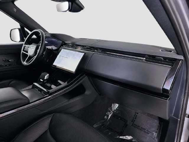 Used 2025 Land Rover Range Rover Sport SE AWD/4WD image 29