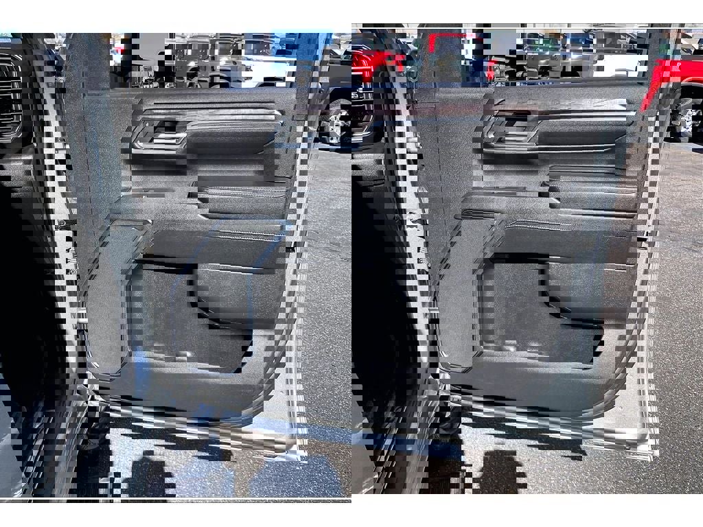 Used 2024 Chevrolet Silverado 3500 LTZ image 25