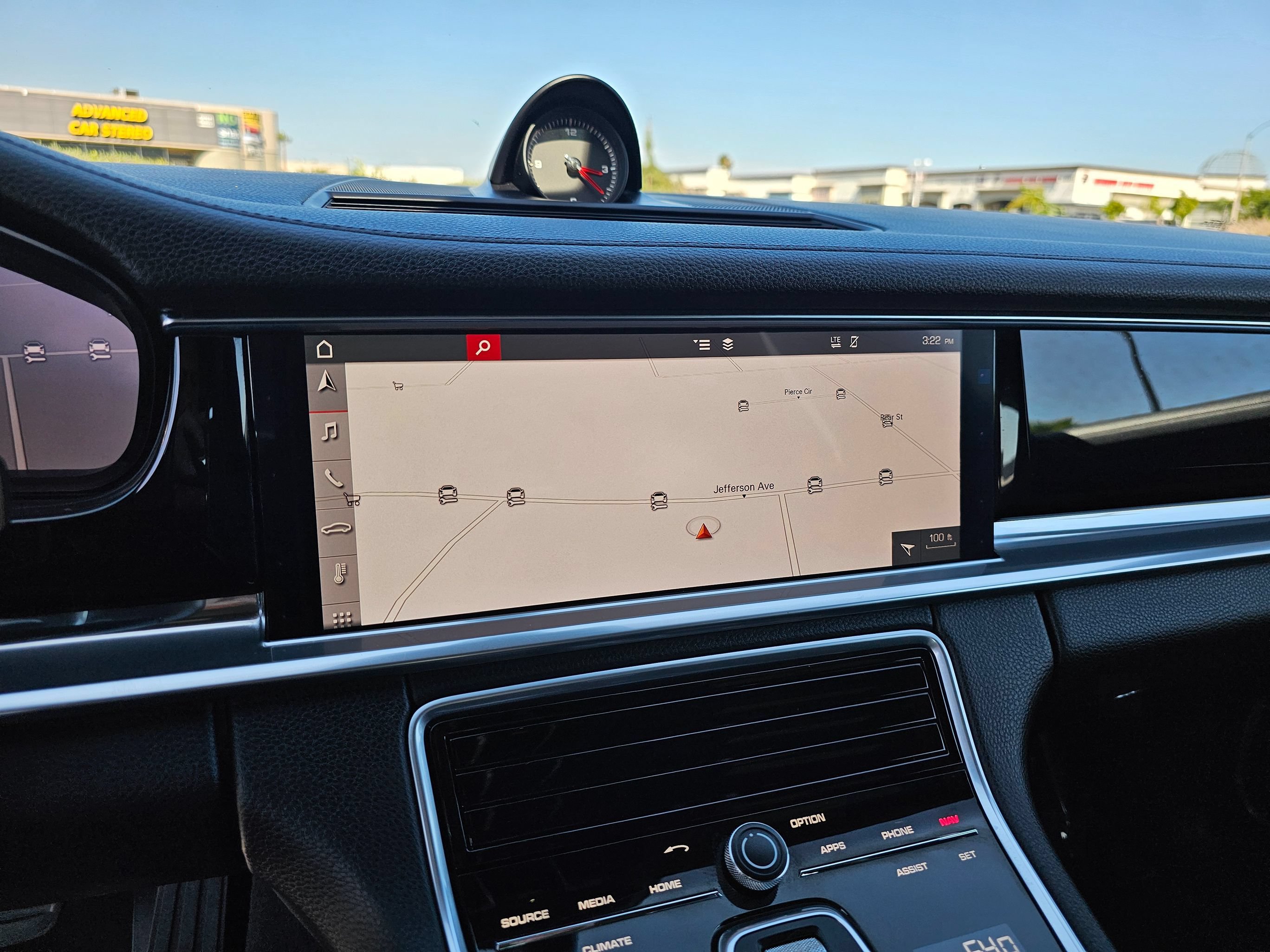 Used 2018 Porsche Panamera image 34